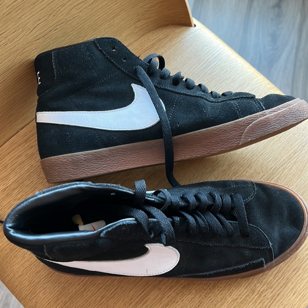 Nike Blazer Mid Women Size 9 Black Suede with Gum Soles